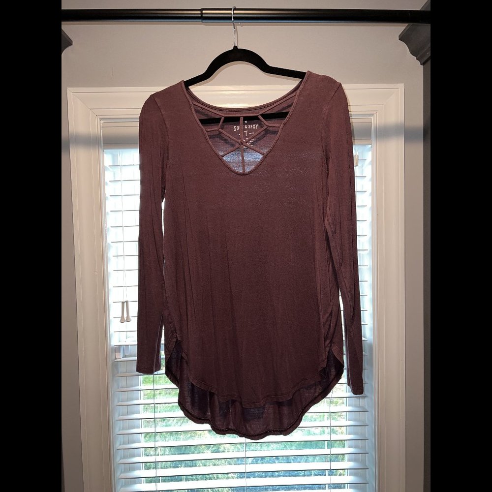 Long Sleeve Criss Crossed Top